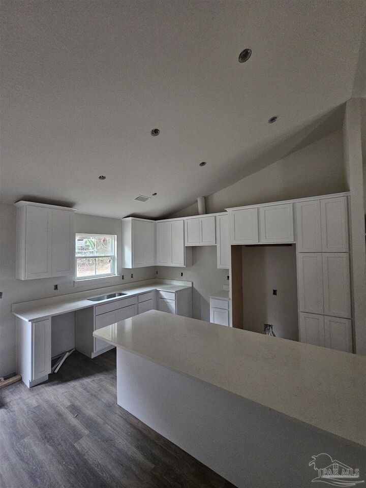 Property Photo: 478 Ronda St FL 32534