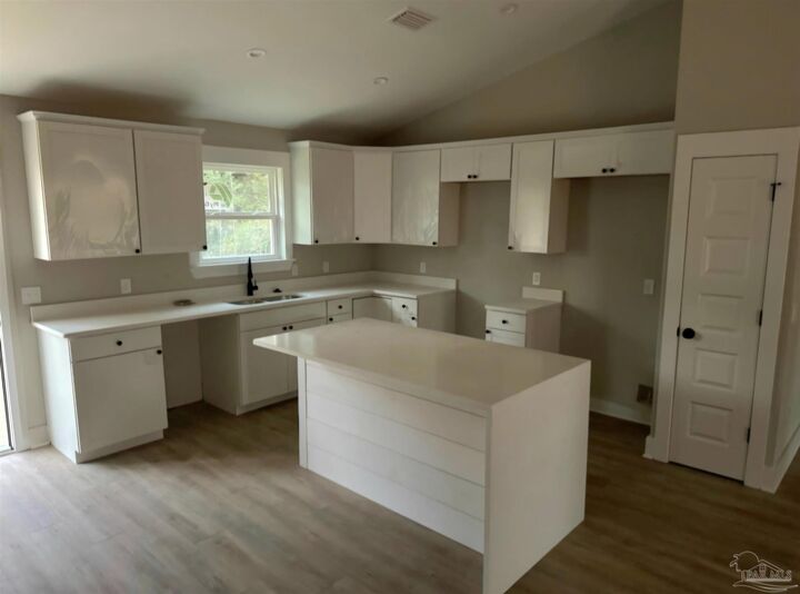 Property Photo: 478 Ronda St FL 32534