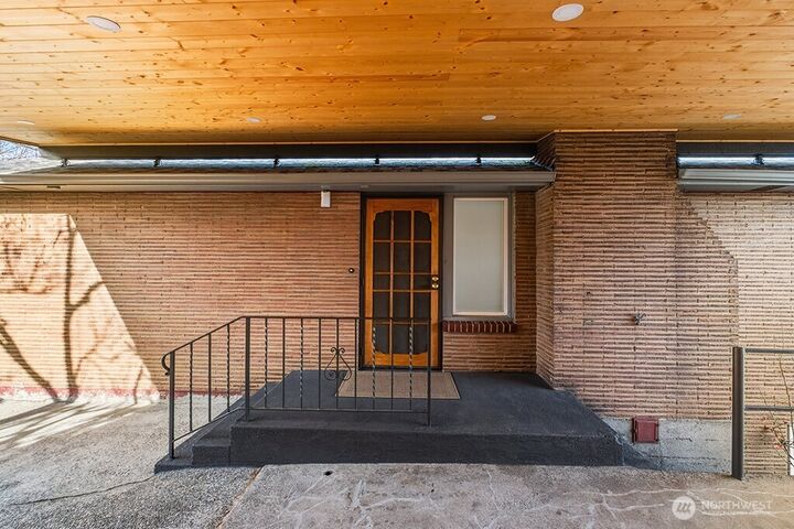 Property Photo:  8324  Beacon Avenue S  WA 98118 