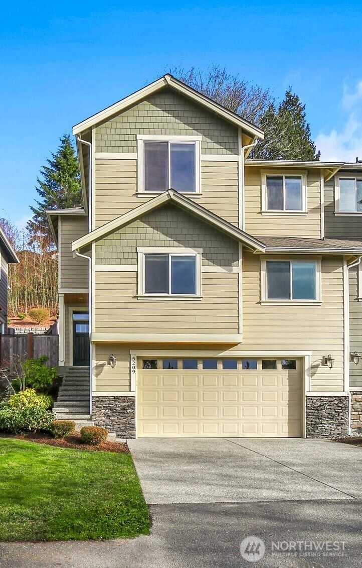 Property Photo: 5209 Glenwood Avenue WA 98203