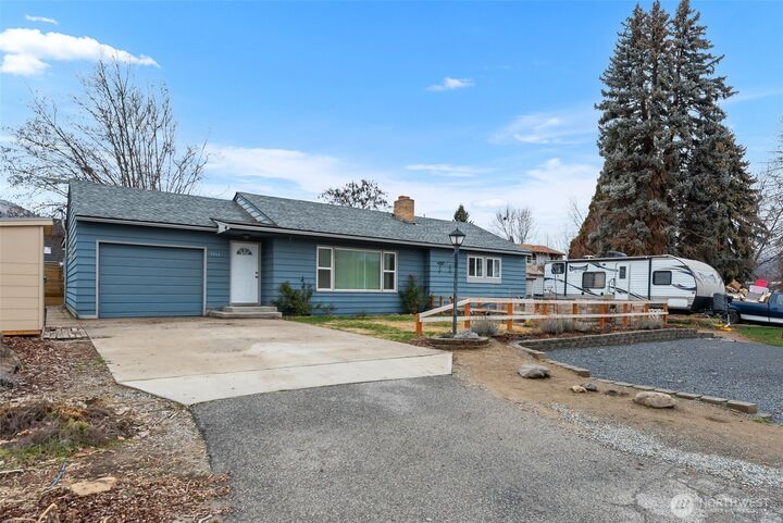 Property Photo:  1914  Harbel Street  WA 98801 