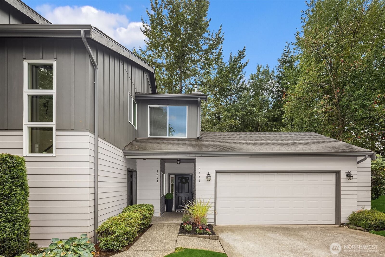 Property Photo:  3751 SE 257th Avenue 5-2  WA 98029 