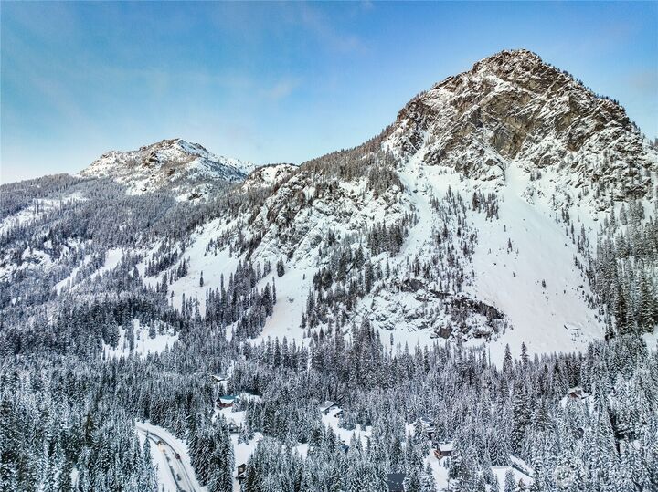 Property Photo: 27 Alpental Strasse WA 98068