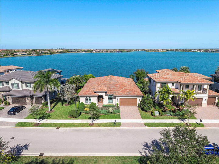 Property Photo:  11431 W Watercrest Circle  FL 33076 