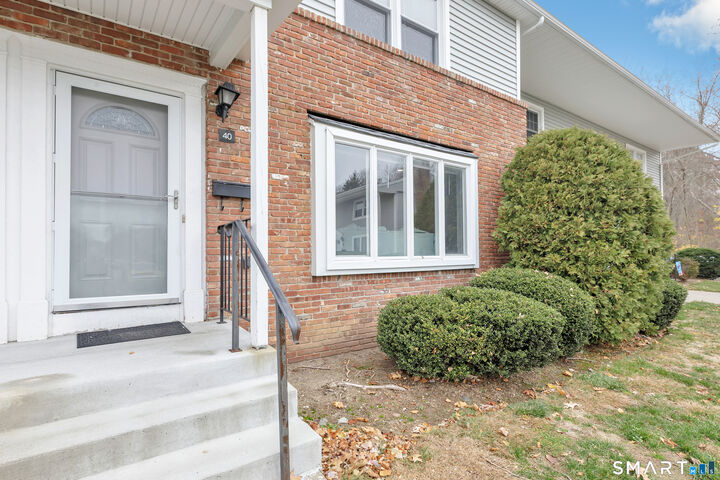 Property Photo:  40 Carriage Path North 40  CT 06460 