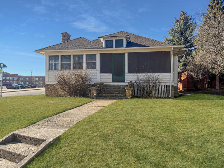Property Photo:  710 Arlington Boulevard  WY 82801 