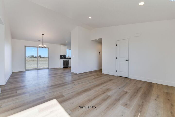 Property Photo: 10511 Atlantic Dr WA 99301