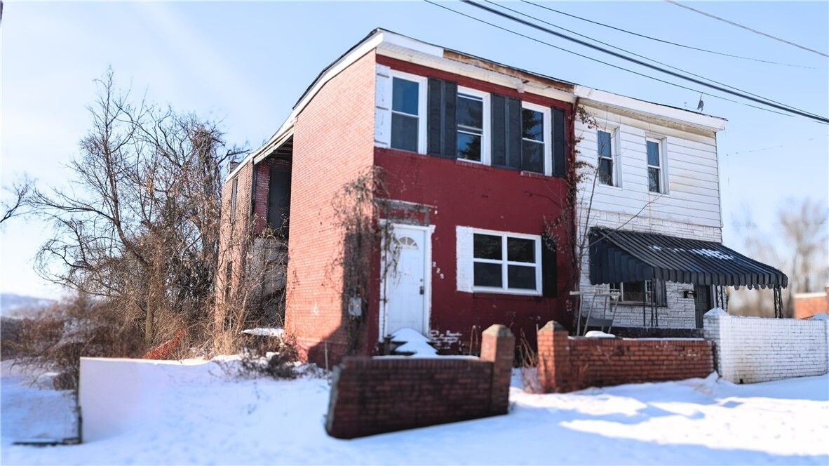 Property Photo: 223 Lombard St PA 15219