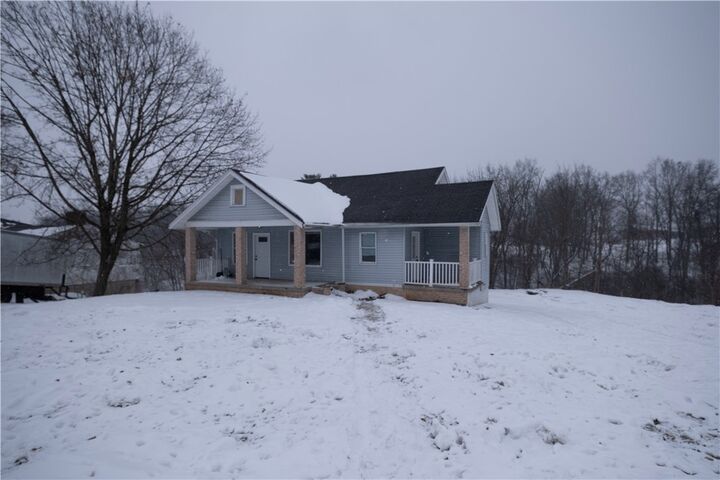 Property Photo:  1026 Roosevelt Way  PA 15670 