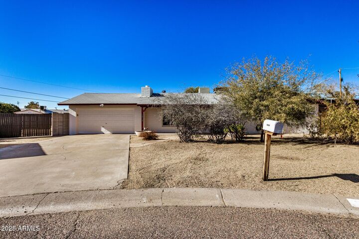 Property Photo: 18006 N Villa Rita Drive AZ 85032