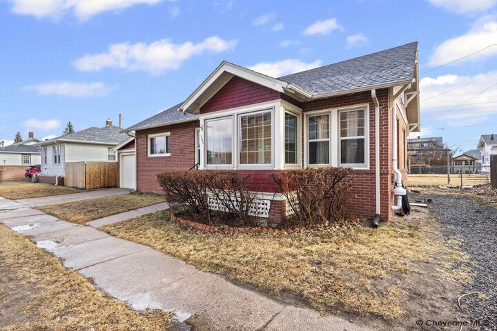 Property Photo:  305 E 28th St  WY 82001 