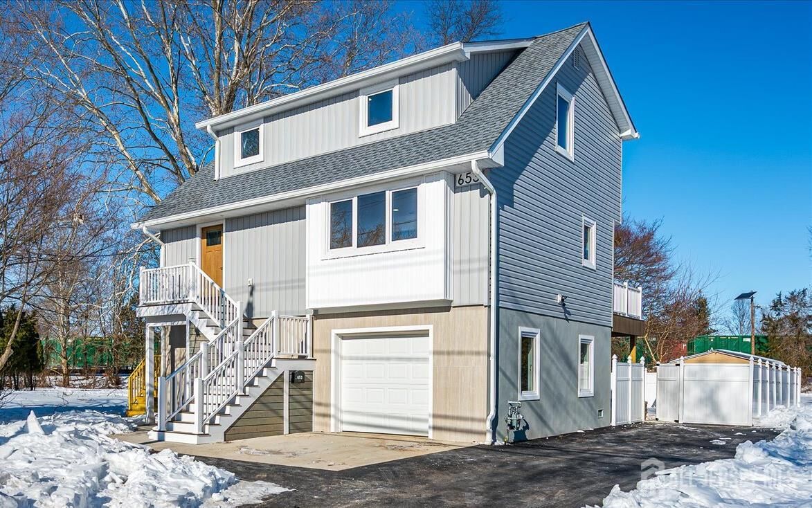 Property Photo:  653 Huff Avenue  NJ 08835 