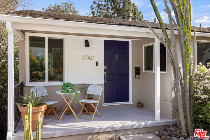 Property Photo:  2342 Lake View Ave  CA 90039 