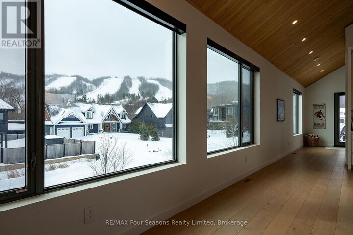 Property Photo:  126 Courchevel Crescent  ON L9Y 0Z8 