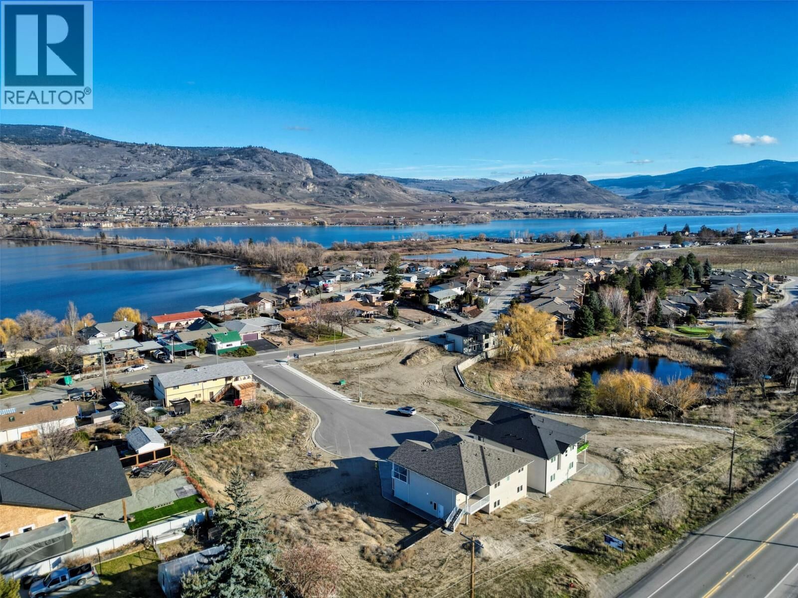 Property Photo:  5 Hibiscus Court  BC V0H 1V1 