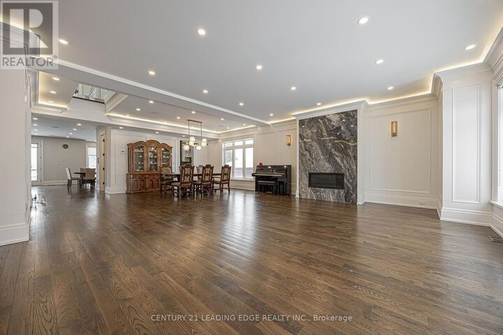 Photo de la propriété:  149 Alexis Boulevard  ON M3H 2R1 