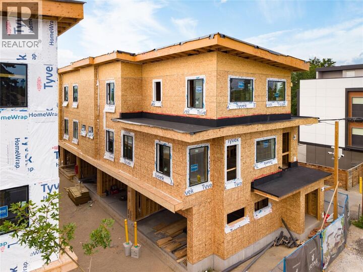 Property Photo: 743 Morrison Avenue 4 BC V1Y 5E5