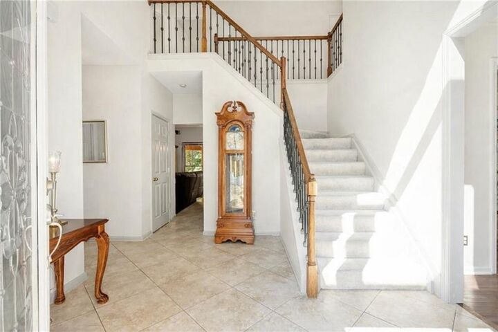 Property Photo:  1895 Oak Tree Hollow  GA 30005 