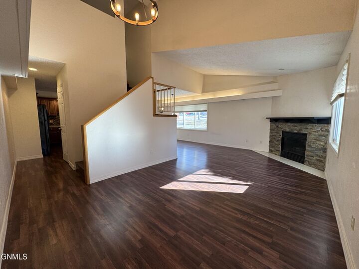 Property Photo:  1502 Cimarron Drive  ND 58503 