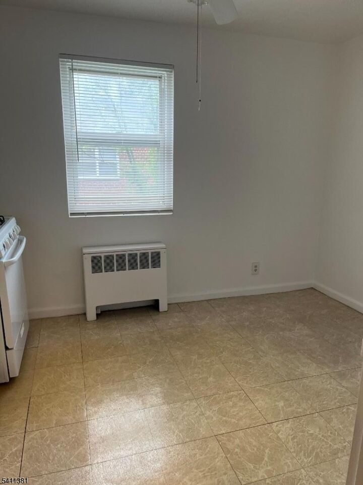 Property Photo:  260 S Orange Ave 4A  NJ 07079 