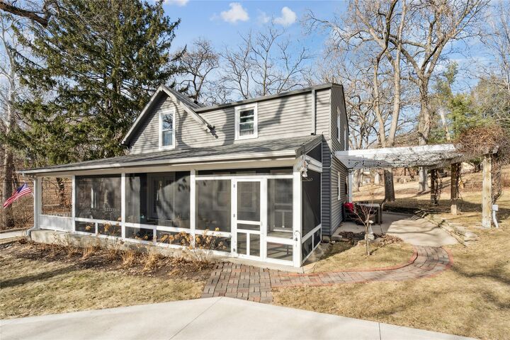 Property Photo: 115 Tonawanda Drive IA 50312