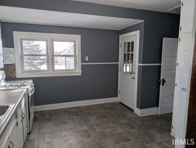 Property Photo: 336 W Oak Street IN 46721