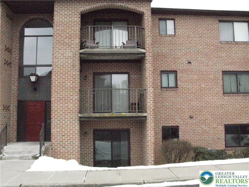 Property Photo:  950 Cold Spring Road 1  PA 18103 