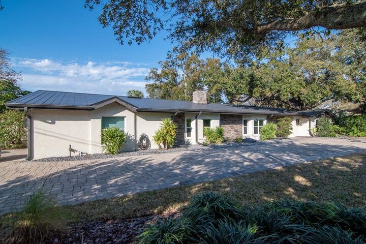 Property Photo: 4715 W San Jose Street FL 33629