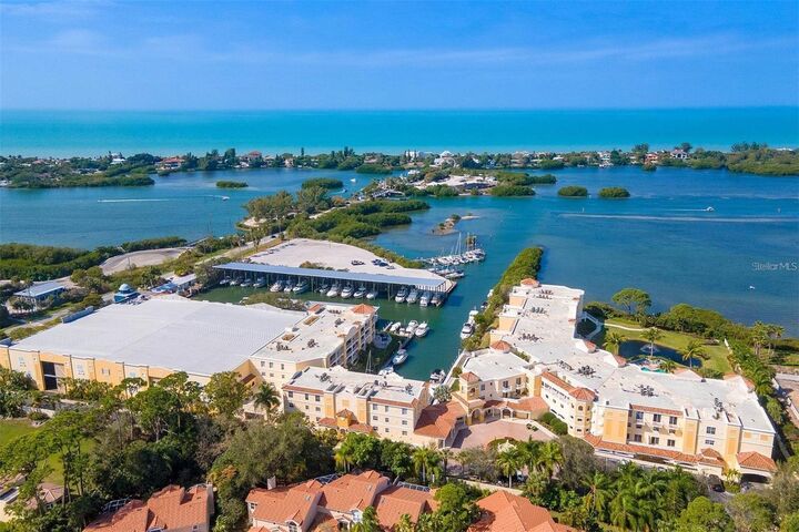Property Photo: 570 Blackburn Point Road 26 FL 34229