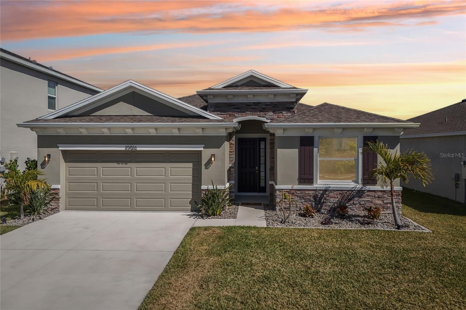 Property Photo:  10516 Chippewa Drive  FL 34219 