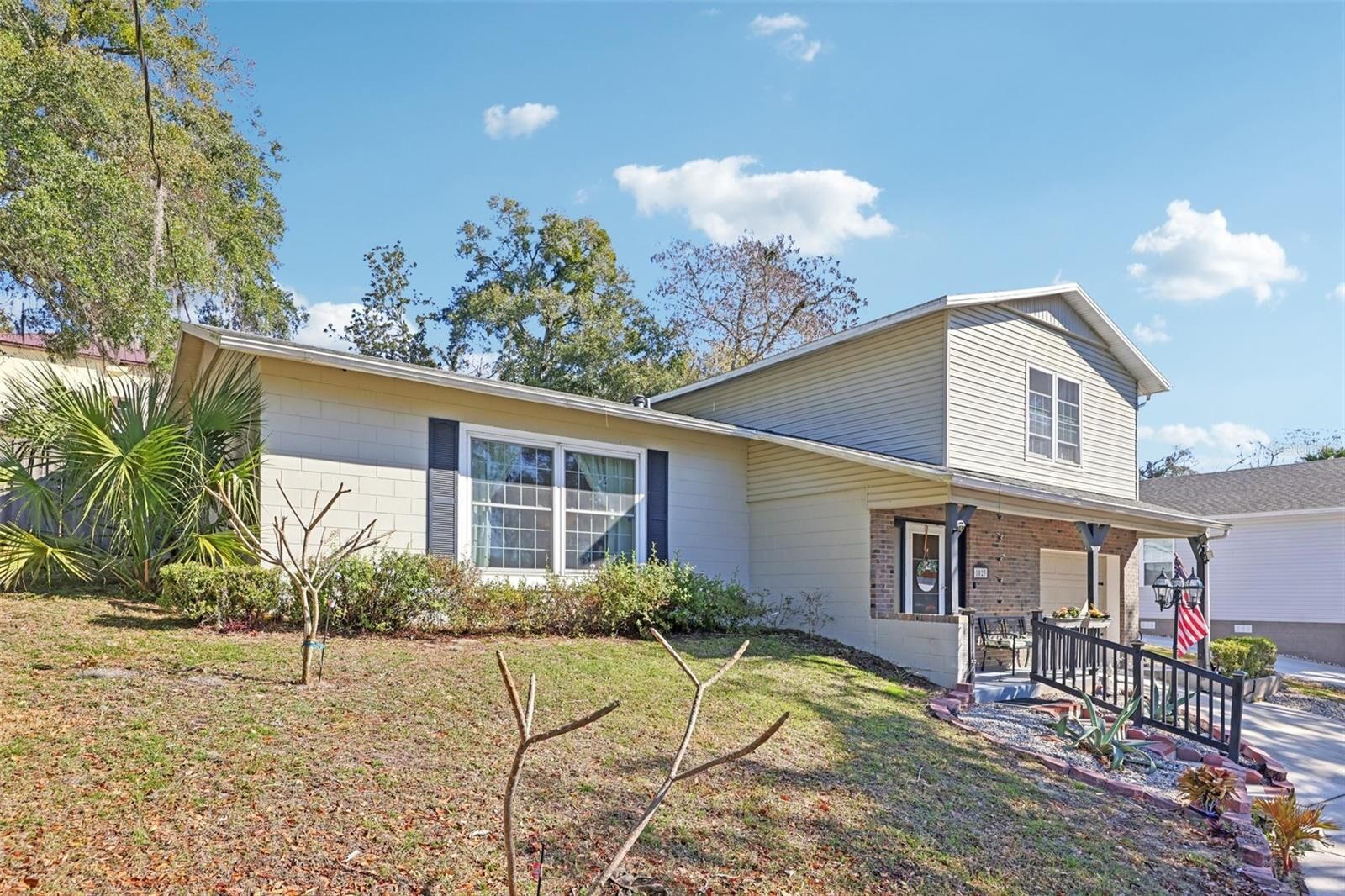 Property Photo:  1023 S Morningside Drive  FL 32726 