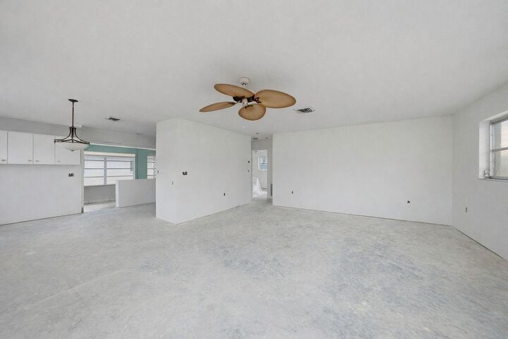 Property Photo:  40 Pearl Street 40  FL 34223 