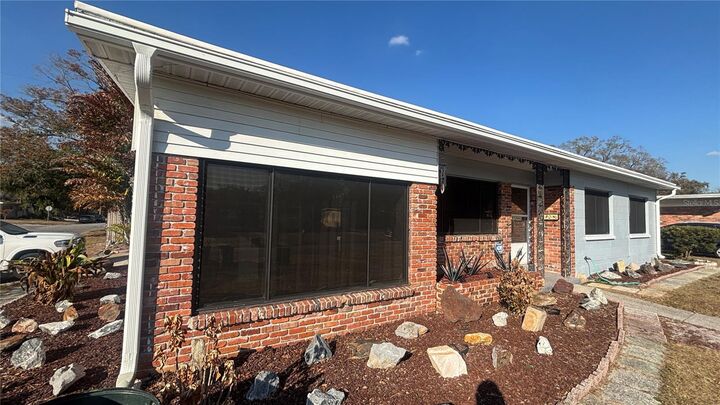 Property Photo:  2002 E Robson Street  FL 33610 