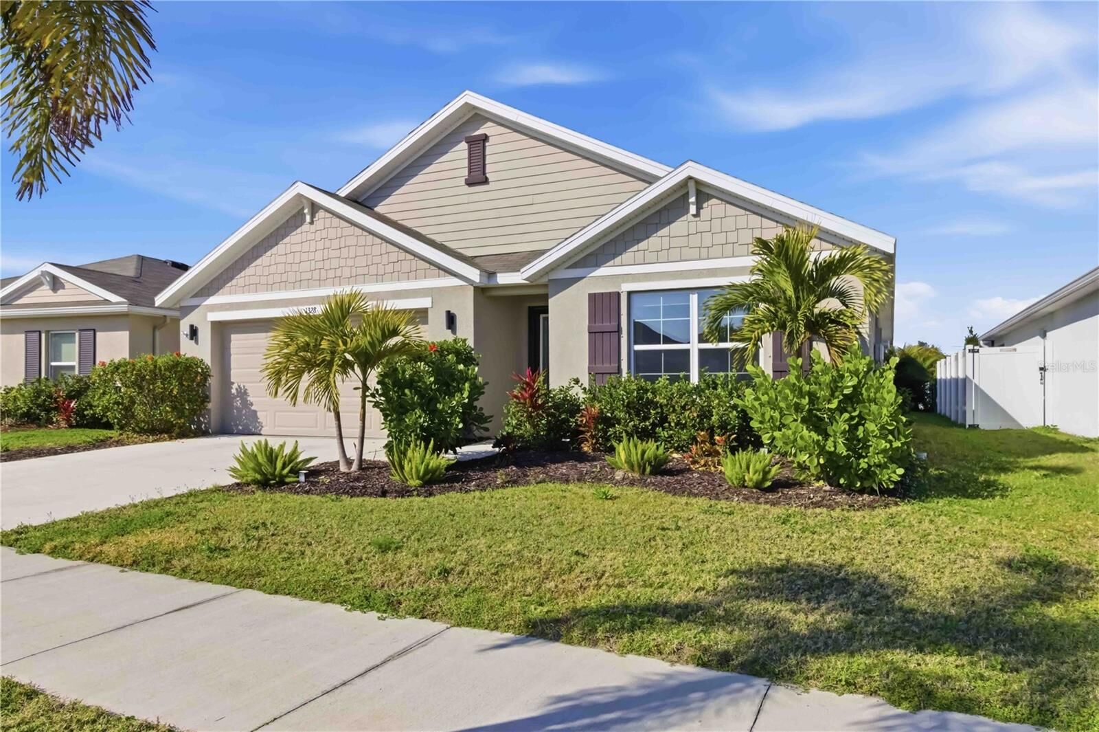 Property Photo:  1328 Ocean Spray Drive  FL 33570 