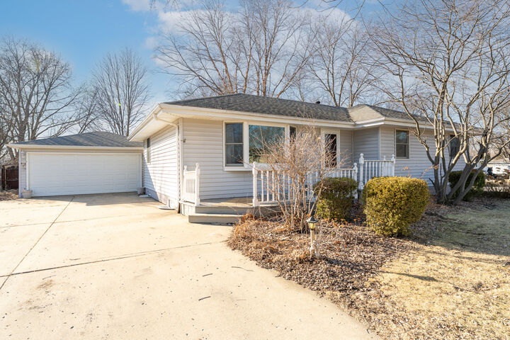 Property Photo: 1327 Timberline Drive IL 60431