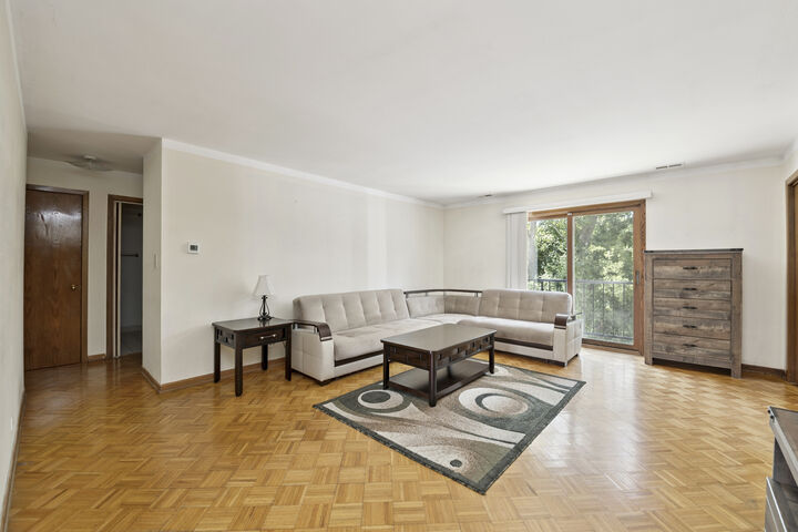 Property Photo:  3207 N Pontiac Avenue 2S  IL 60634 