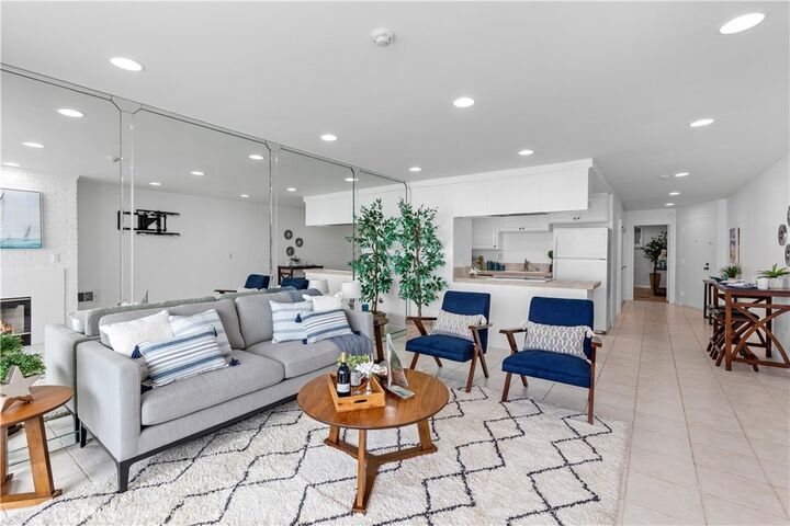 Property Photo:  615 Esplanade 105  CA 90277 