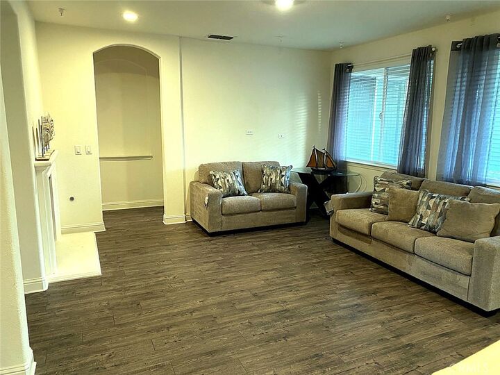 Property Photo: 11704 Village Pond Way CA 95742