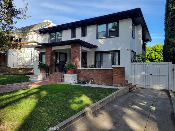 Property Photo: 1434 N Genesee Avenue CA 90046