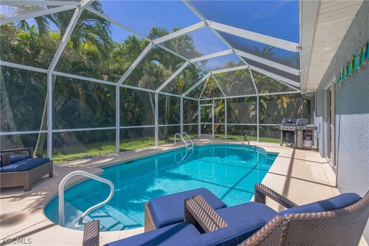 Property Photo:  2586 SW 27th Street  FL 33914 