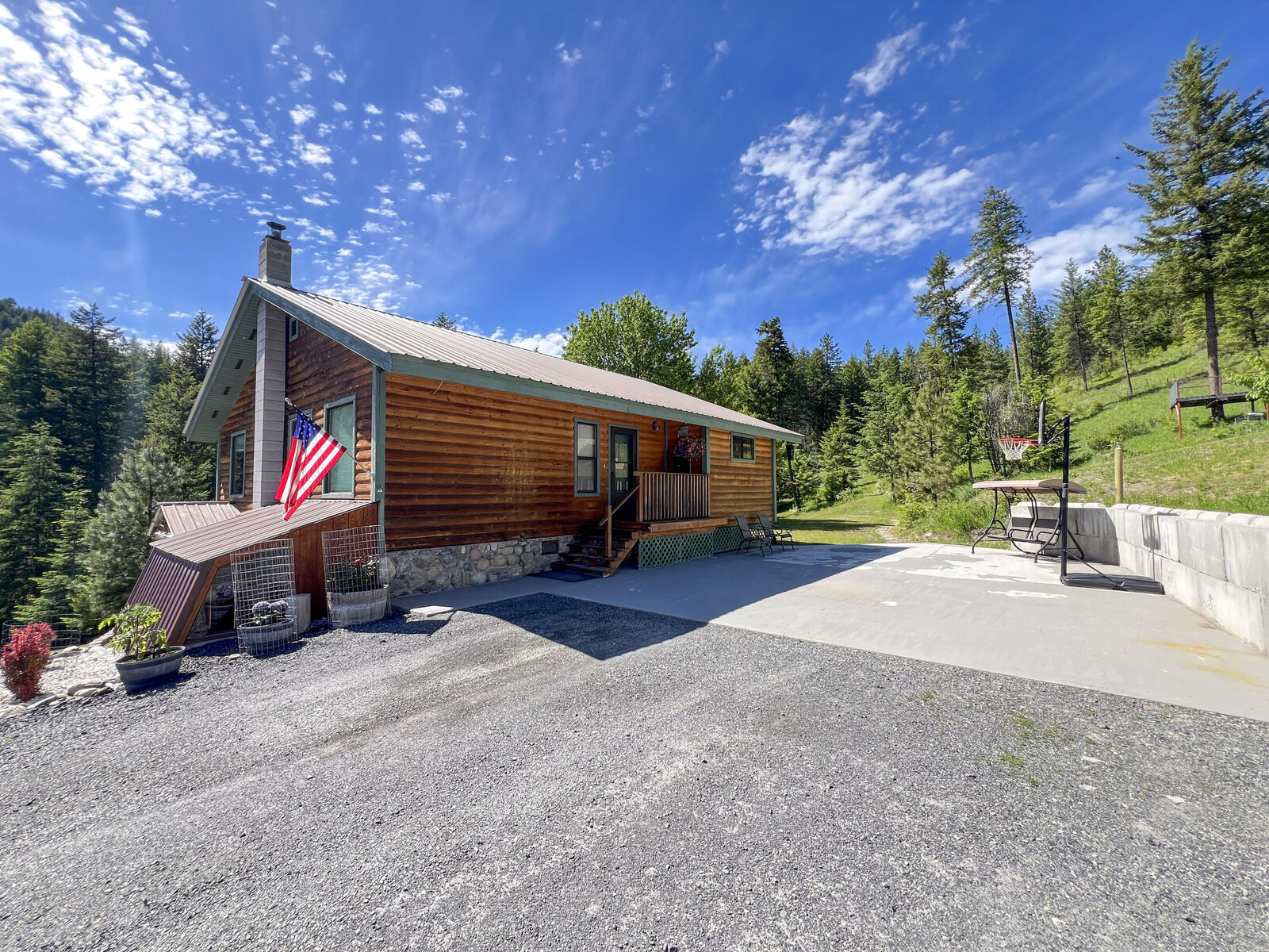 Property Photo:  1188 Randall Rd  WA 99114 