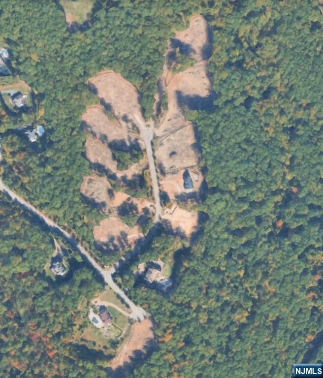 Property Photo:  8 Bristol Ridge Road  NJ 07005 