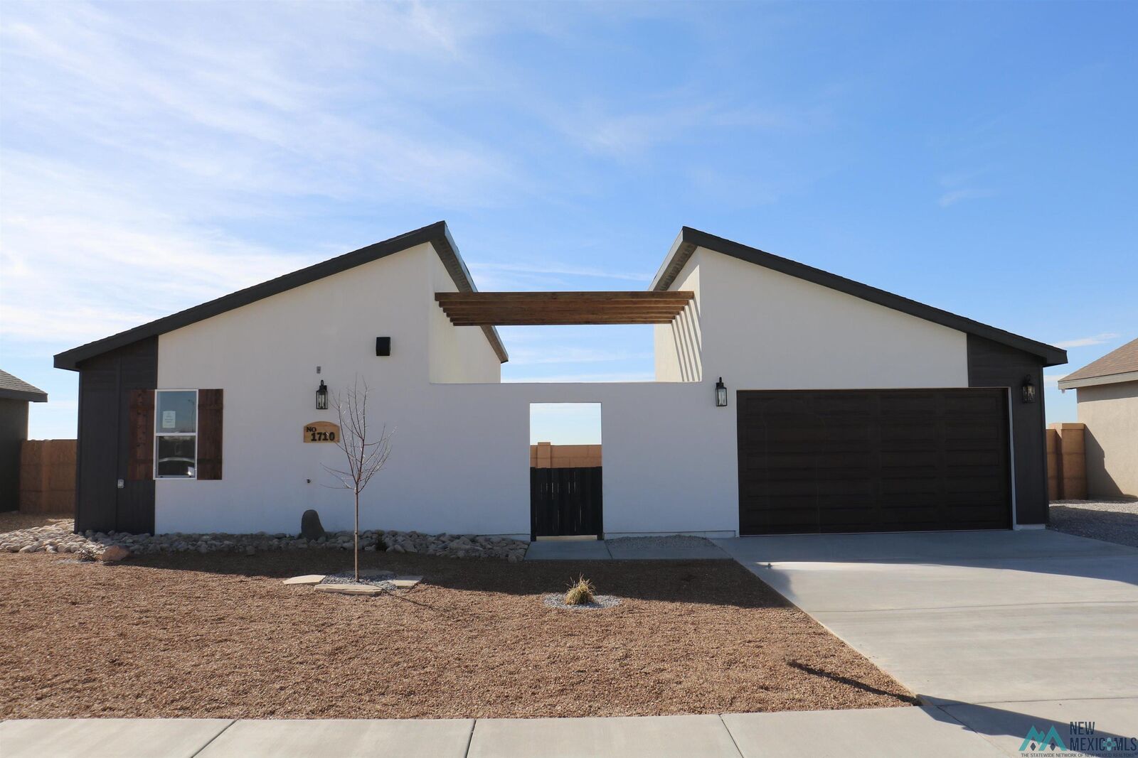 Property Photo:  1710 White Oak Drive  NM 88203 