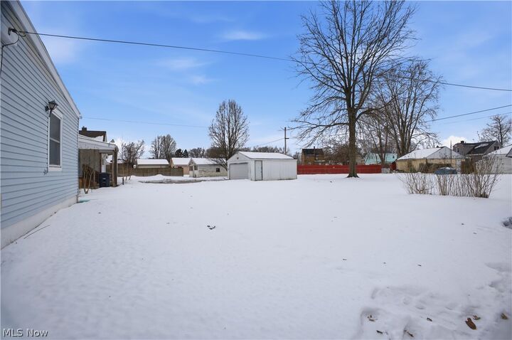 Property Photo:  1226 Kenmore Avenue SE  OH 44484 