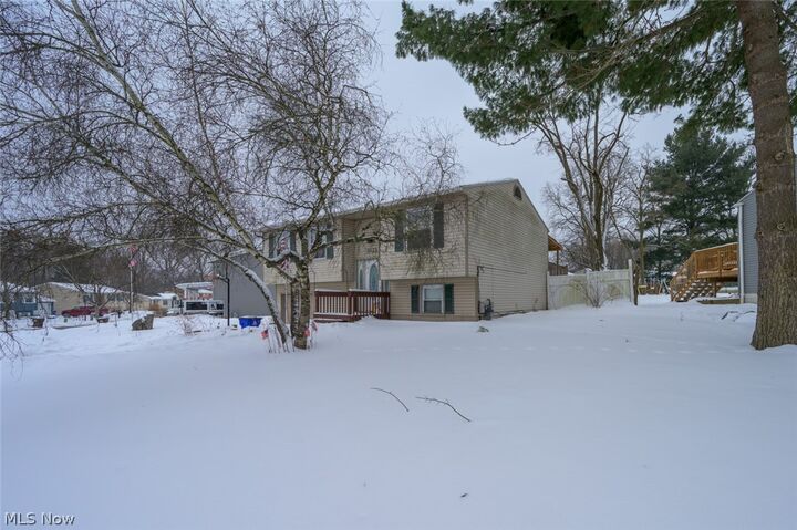 Property Photo:  1033 Sunnywood Lane  OH 44266 