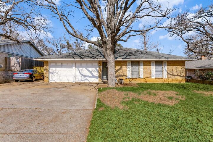 Property Photo:  1904 Windlea Drive  TX 76040 