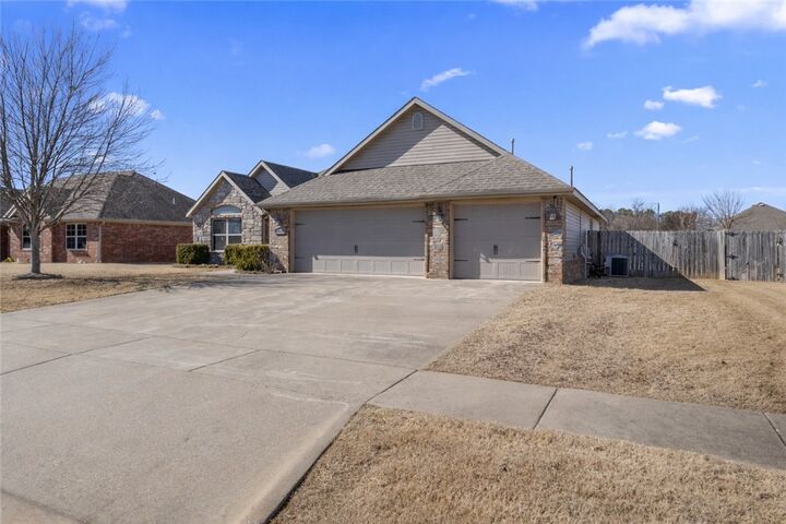 Property Photo: 12503 Barranger Drive AR 72730