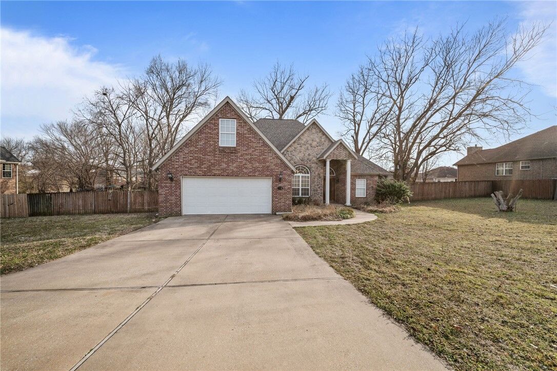 Property Photo:  2603 SW 8th Street  AR 72712 