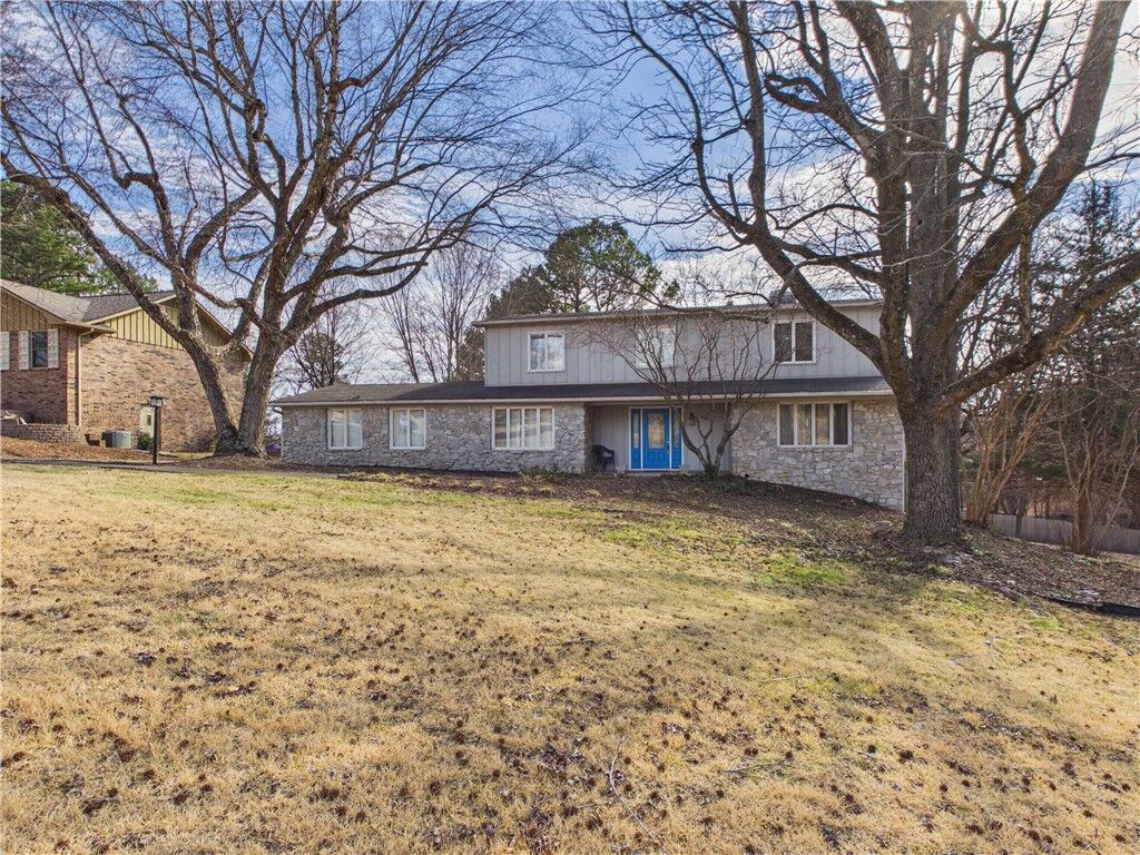 Property Photo:  1006 W Sherman Avenue  AR 72601 