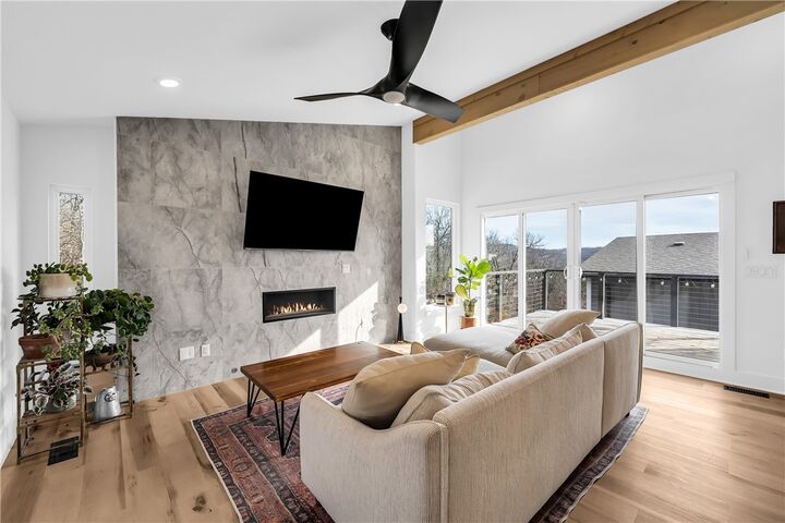 Property Photo:  1757 E Paddock Road  AR 72701 